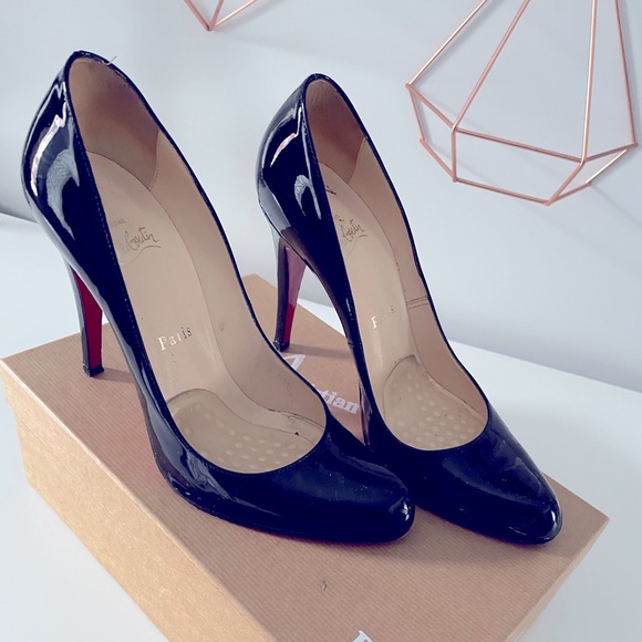 Christian Louboutin - Picture 7 of 7